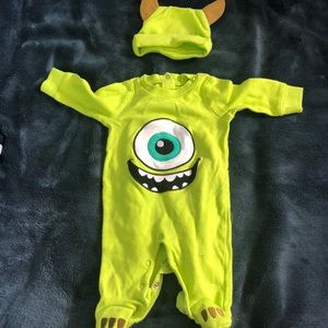 Baby clothes